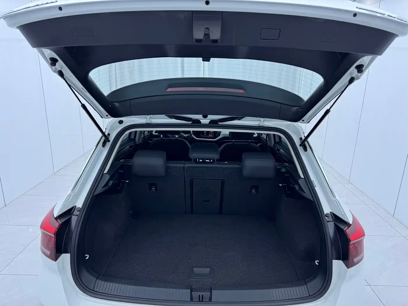 Volkswagen T-ROC 2022 280TSI DSG 2WD Elite PLUS фото 14