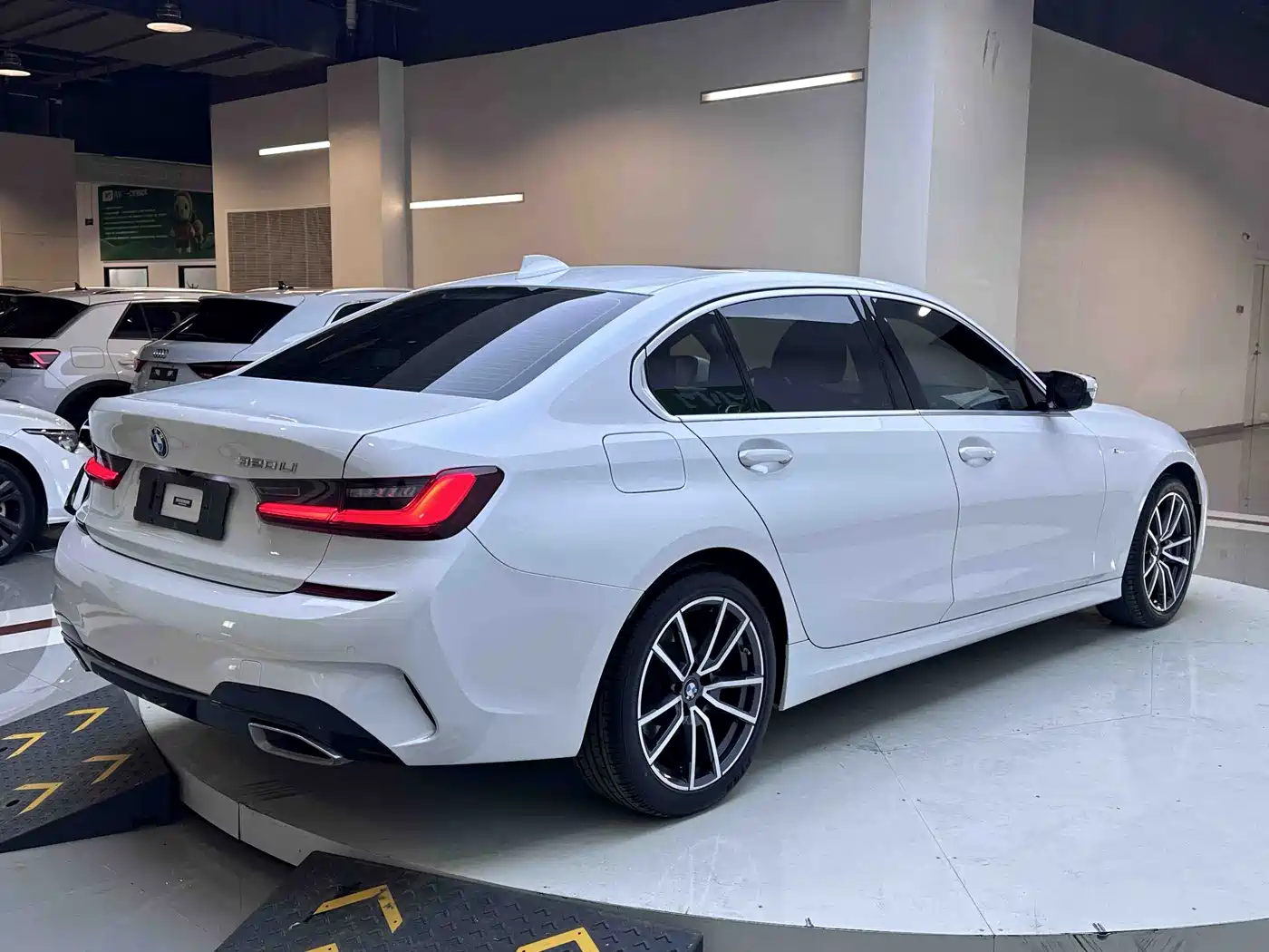 BMW 3 Series 2022 320Li M Sport Package фото 6