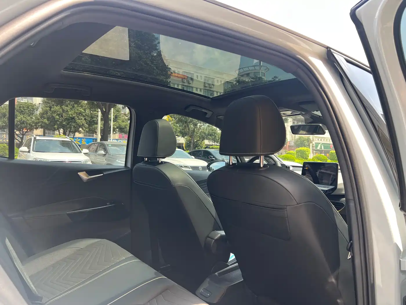 Volkswagen ID.3 2023 Pure Smart Edition фото 17