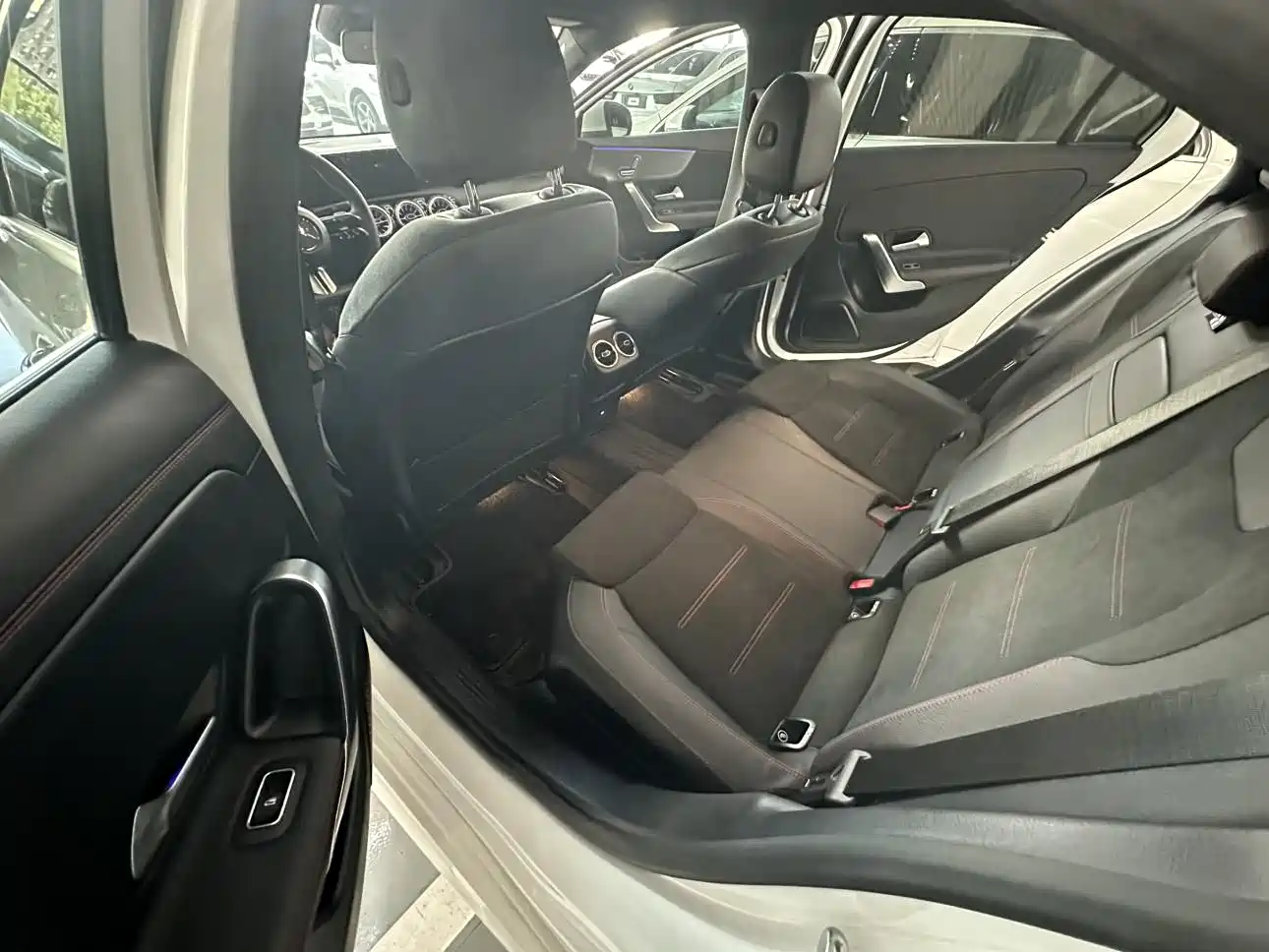 Mercedes-Benz A-Class 2024 A 200 L Sport Edition фото 11
