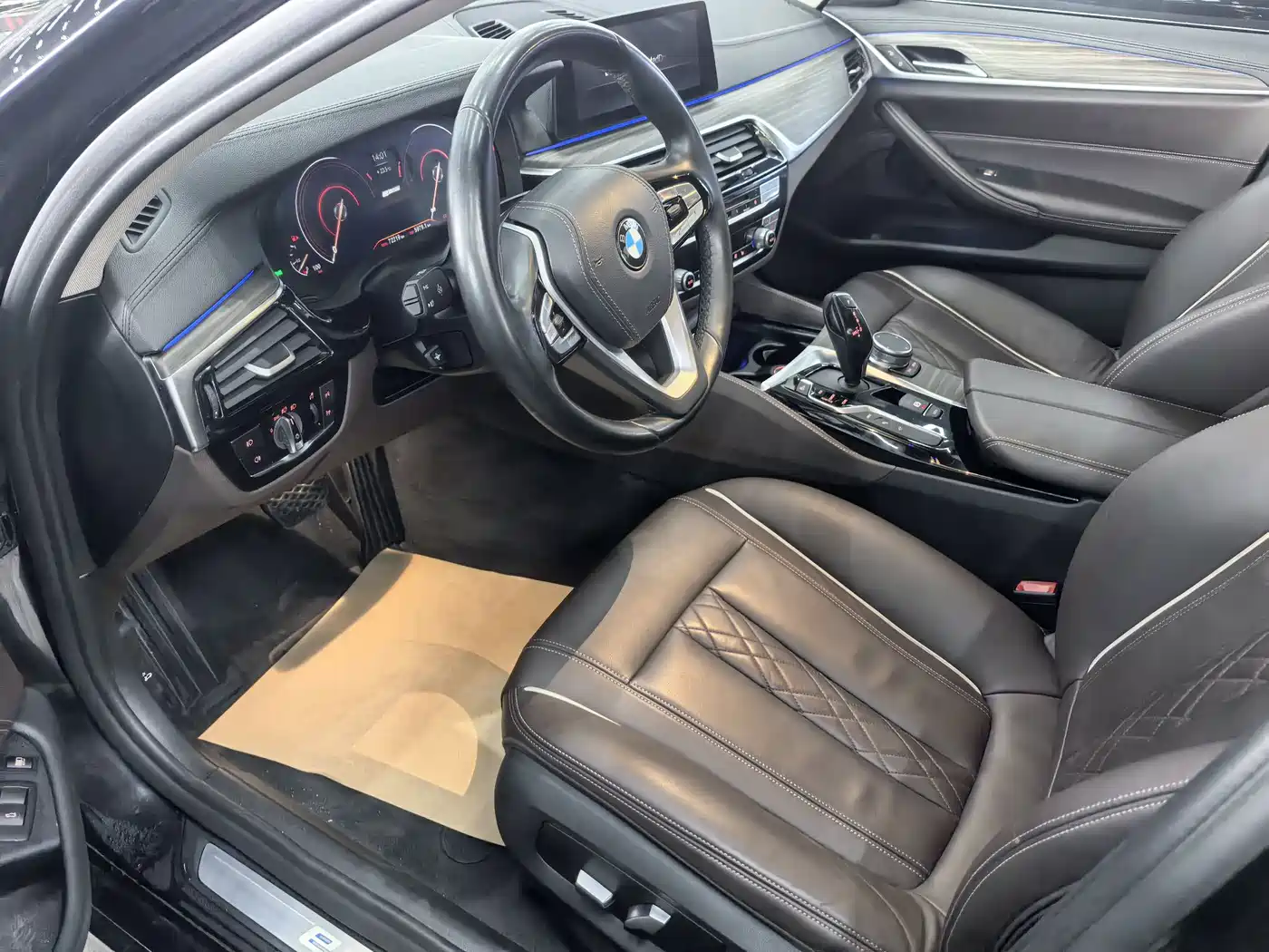 BMW 5 Series New Energy 2019 530Le Luxury Package фото 9