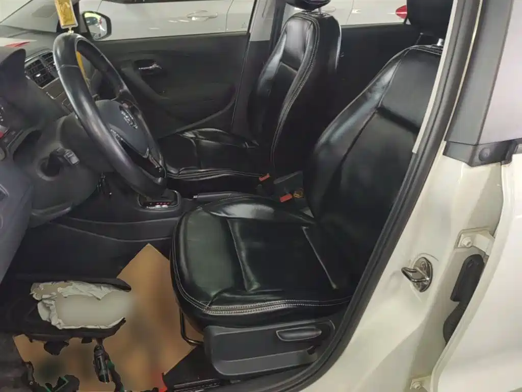 Volkswagen Polo 2016 1.6L Automatic Comfort фото 15
