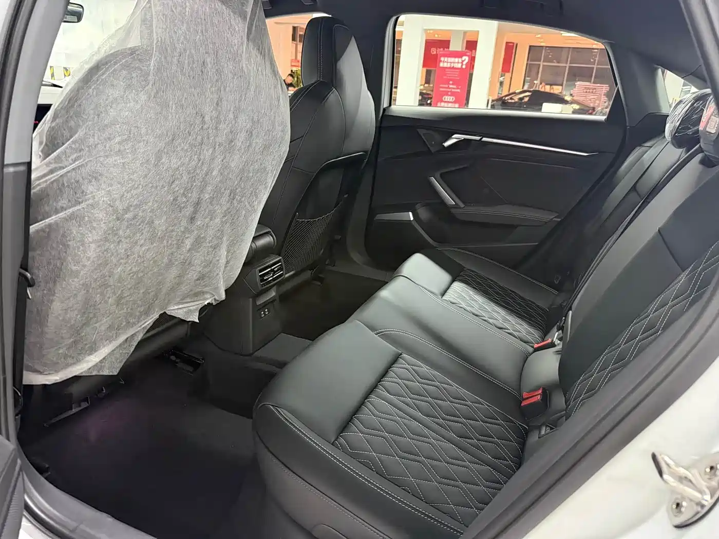 Audi A3 2025 A3L Limousine 35TFSI Flying Spur Premium + Luxury Selection Package фото 10