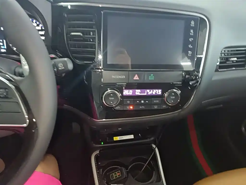 Mitsubishi Outlander 2019 2.4L 4WD Deluxe Edition 5-seater China V фото 13