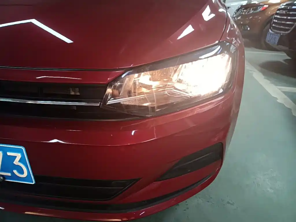Volkswagen Polo 2019 Plus 1.5L Automatic Panorama Enjoyment Edition фото 24
