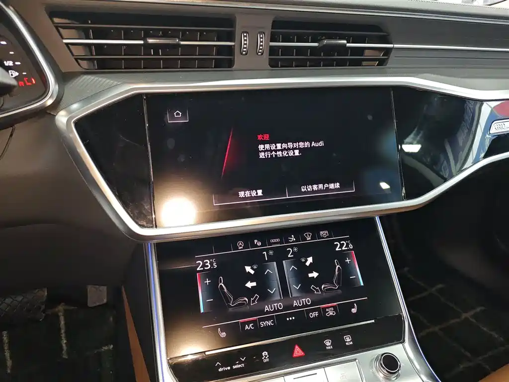 Audi A7 2023 Model 45 TFSI Premium Selection Edition фото 9