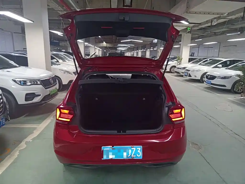 Volkswagen Polo 2019 Plus 1.5L Automatic Panorama Enjoyment Edition фото 19