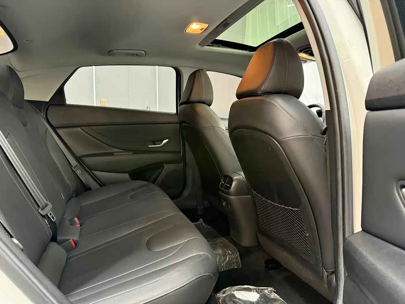 Hyundai Elantra 2022 1.5L CVT GLX Elite Edition фото 9