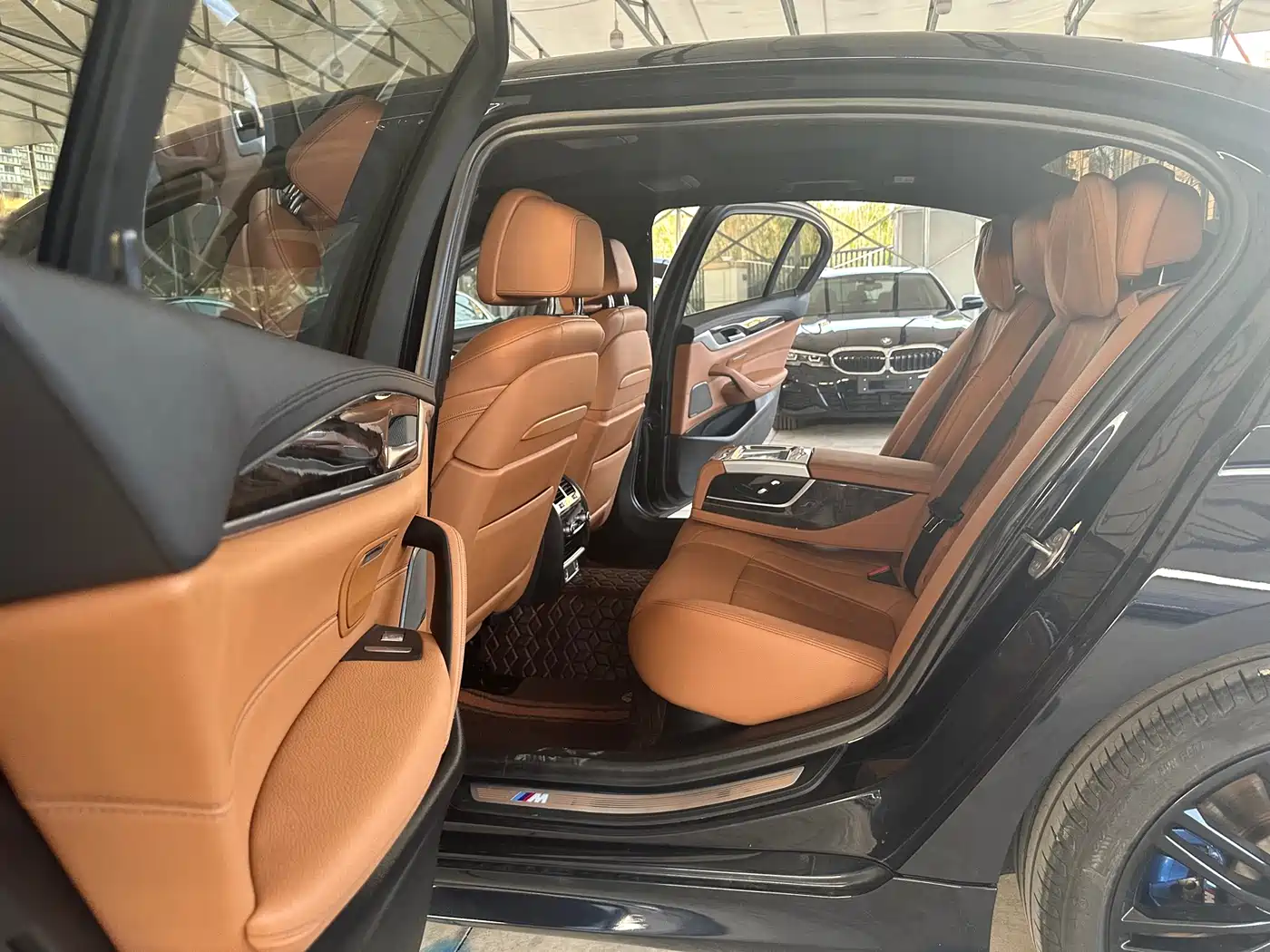 BMW 5 Series 2019 530Li Premium M Sport Package фото 19