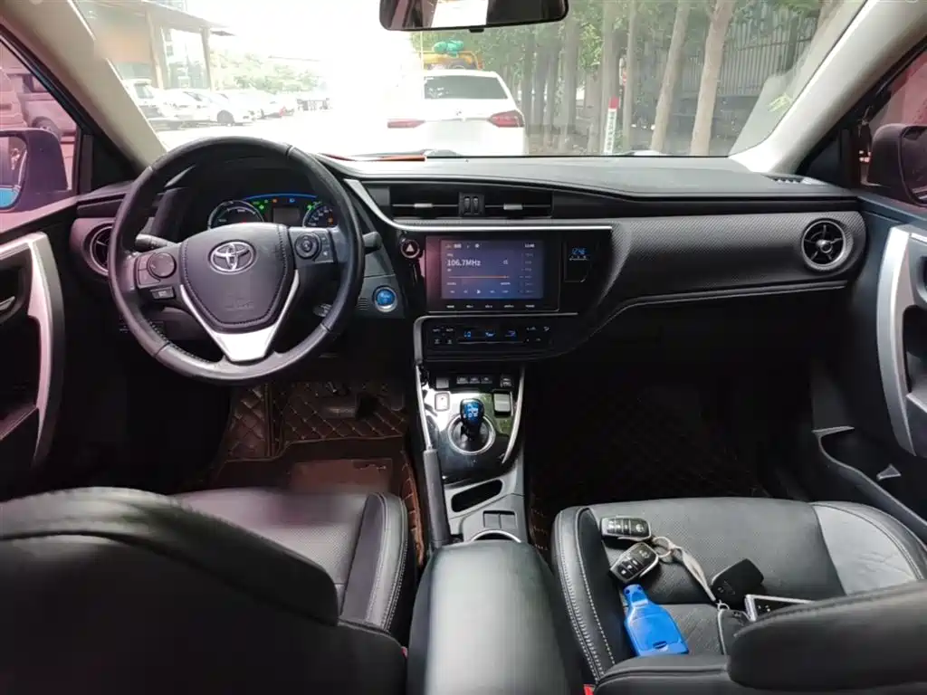 Toyota Levin Twin Engine E+ 2019 1.8PH V E-CVT Luxury Edition фото 10