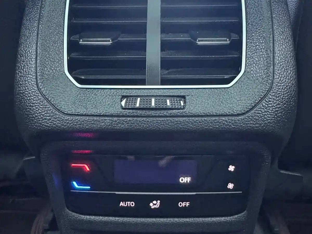 Volkswagen Tayron 2022 280TSI 2WD Luxury Smart Connect Edition фото 12