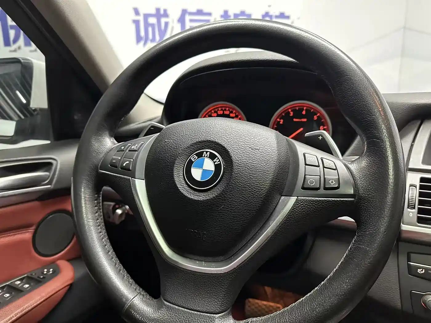 BMW X6 фото 9