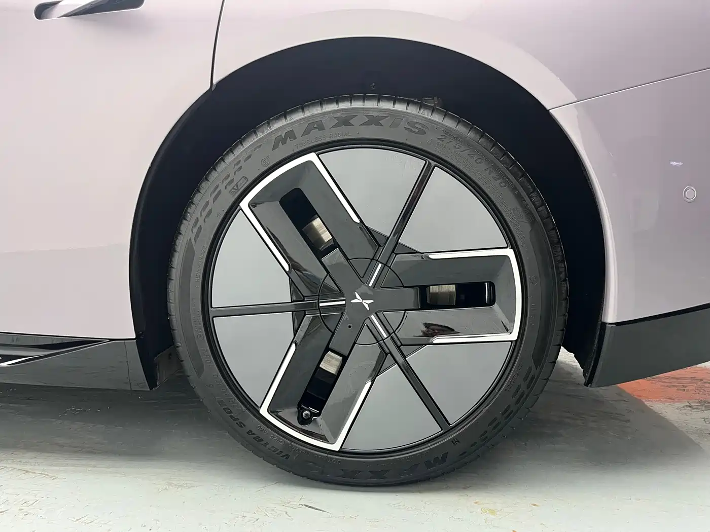 XPeng P7 2025 820km Extended Range Edition фото 11