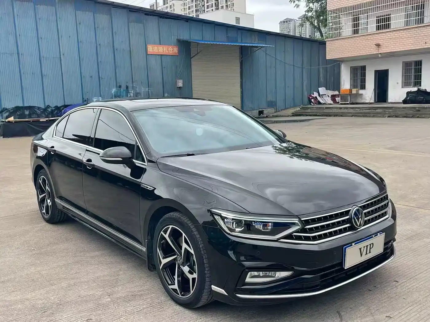 Volkswagen Magotan 2023 Model 2 Million Commemorative Edition 330TSI DSG Luxury фото 3