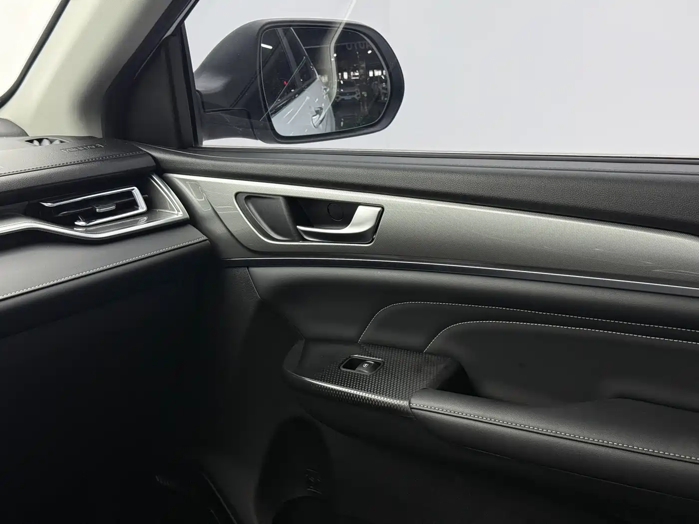 Haval M6 2021 PLUS 1.5T DCT Luxury Smart Connect фото 9