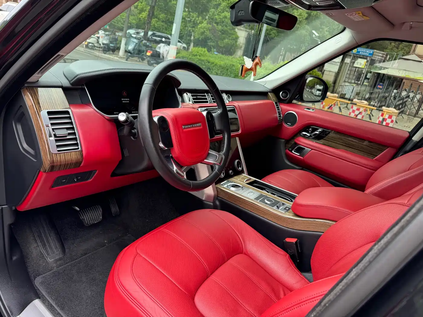 Land Rover Range Rover 2018 3.0 SC V6 Vogue Heritage Extended Edition фото 13
