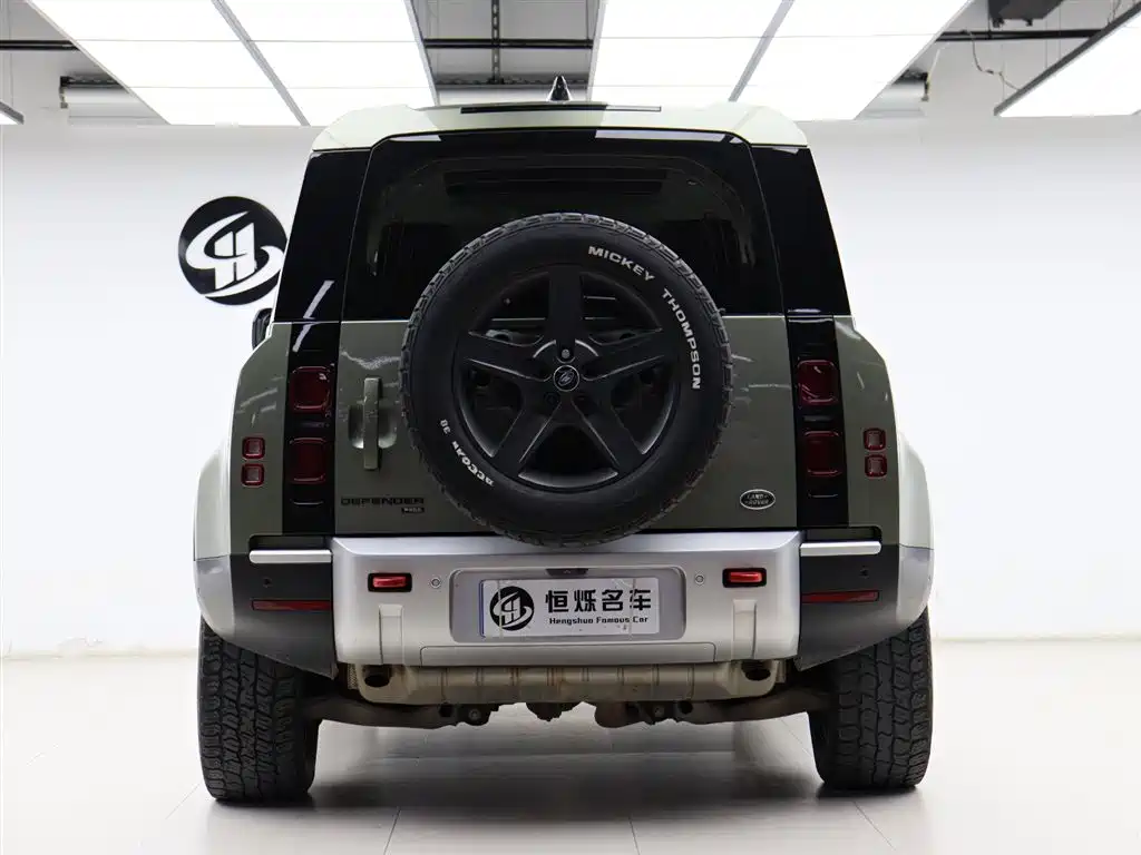 Land Rover Defender 2021 110 P400 SE фото 27