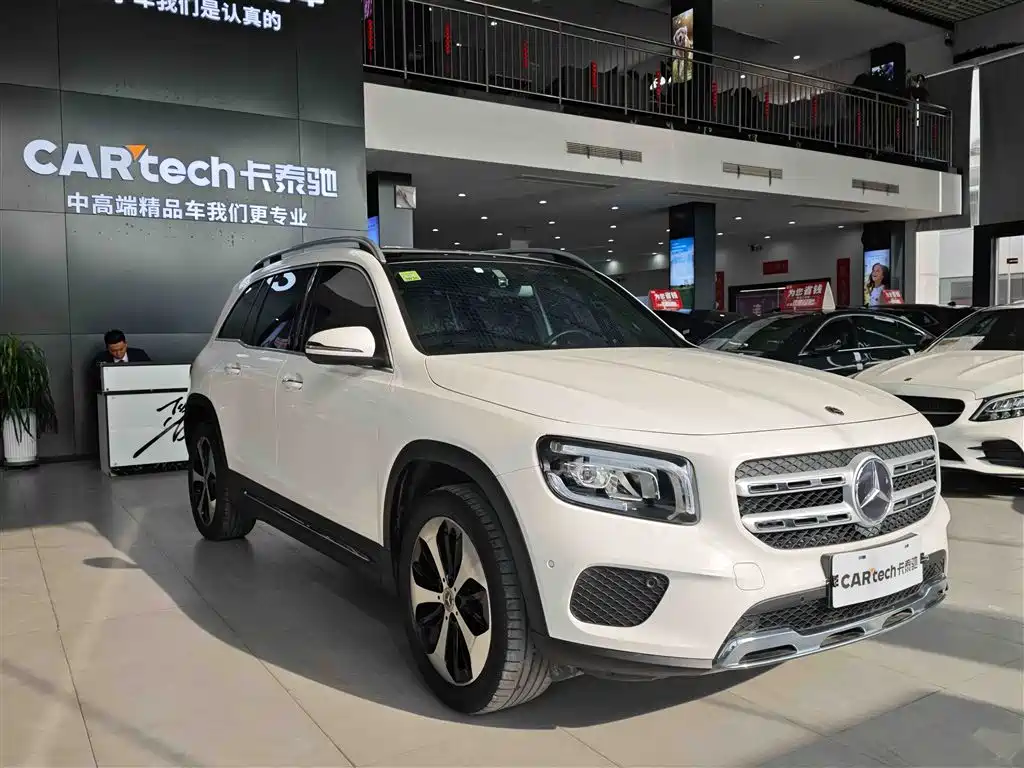 MERCEDES-BENZ GLB