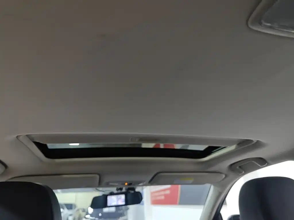 Mitsubishi Outlander 2019 2.4L 2WD Premium Edition 5-seater China V фото 18