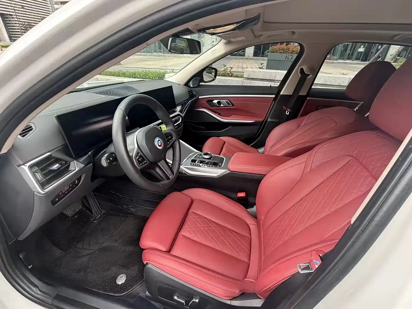 BMW 3 Series 2024 325Li M Sport Shadowline Package фото 8