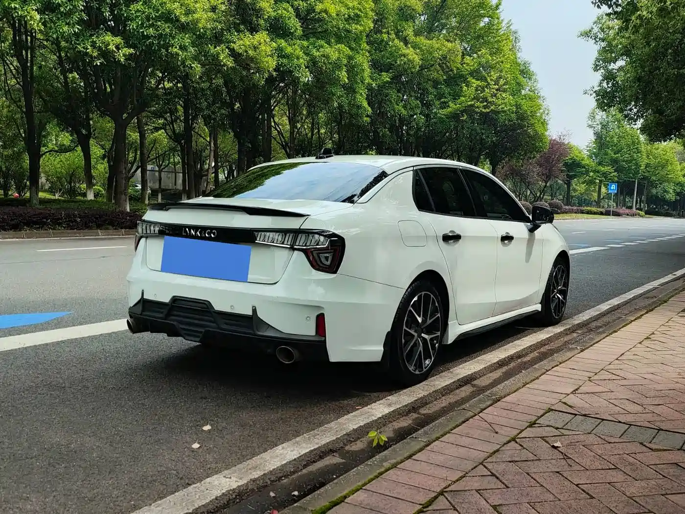 Lynk & Co 03 2021 1.5TD DCT Jin Pro фото 4