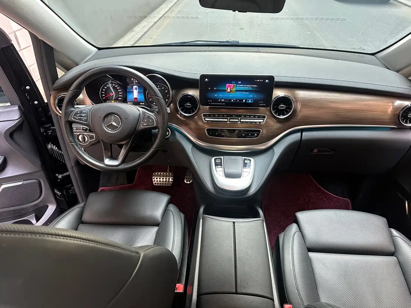 Mercedes-Benz V-Class 2022 V 260 L Long Wheelbase Luxury Edition фото 14