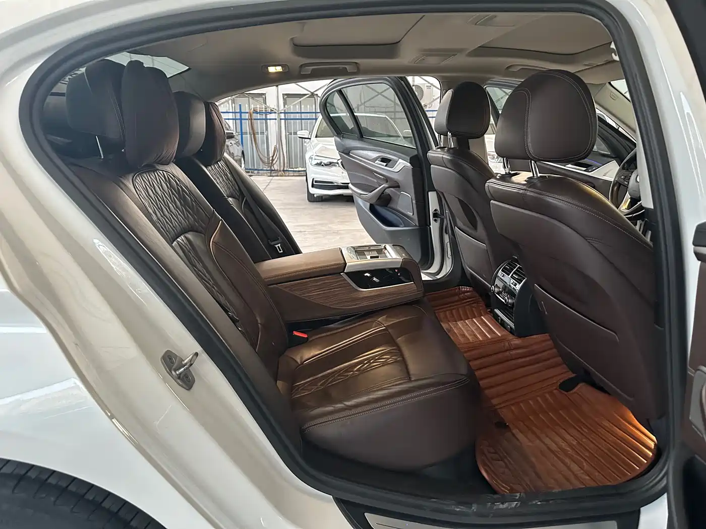 BMW 5 Series 2018 530Li Exclusive Luxury Package фото 20