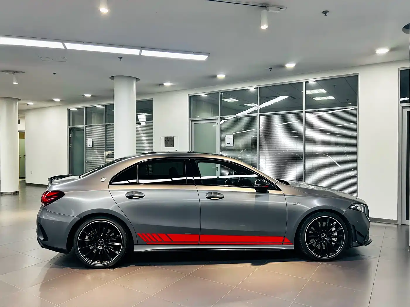 Mercedes-Benz A-Class AMG 2022 AMG A 35 L 4MATIC фото 7