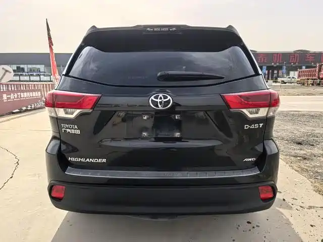 TOYOTA HIGHLANDER