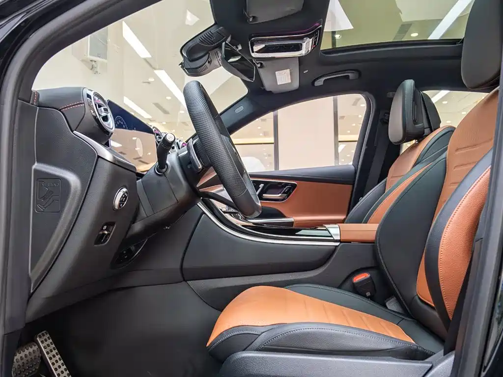 Mercedes-Benz GLC Coupe 2025 GLC 260 4MATIC Coupe SUV фото 15