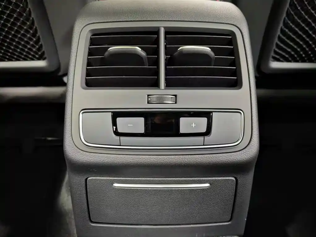 Audi A4L 2024 40 TFSI Luxury Dynamic фото 12