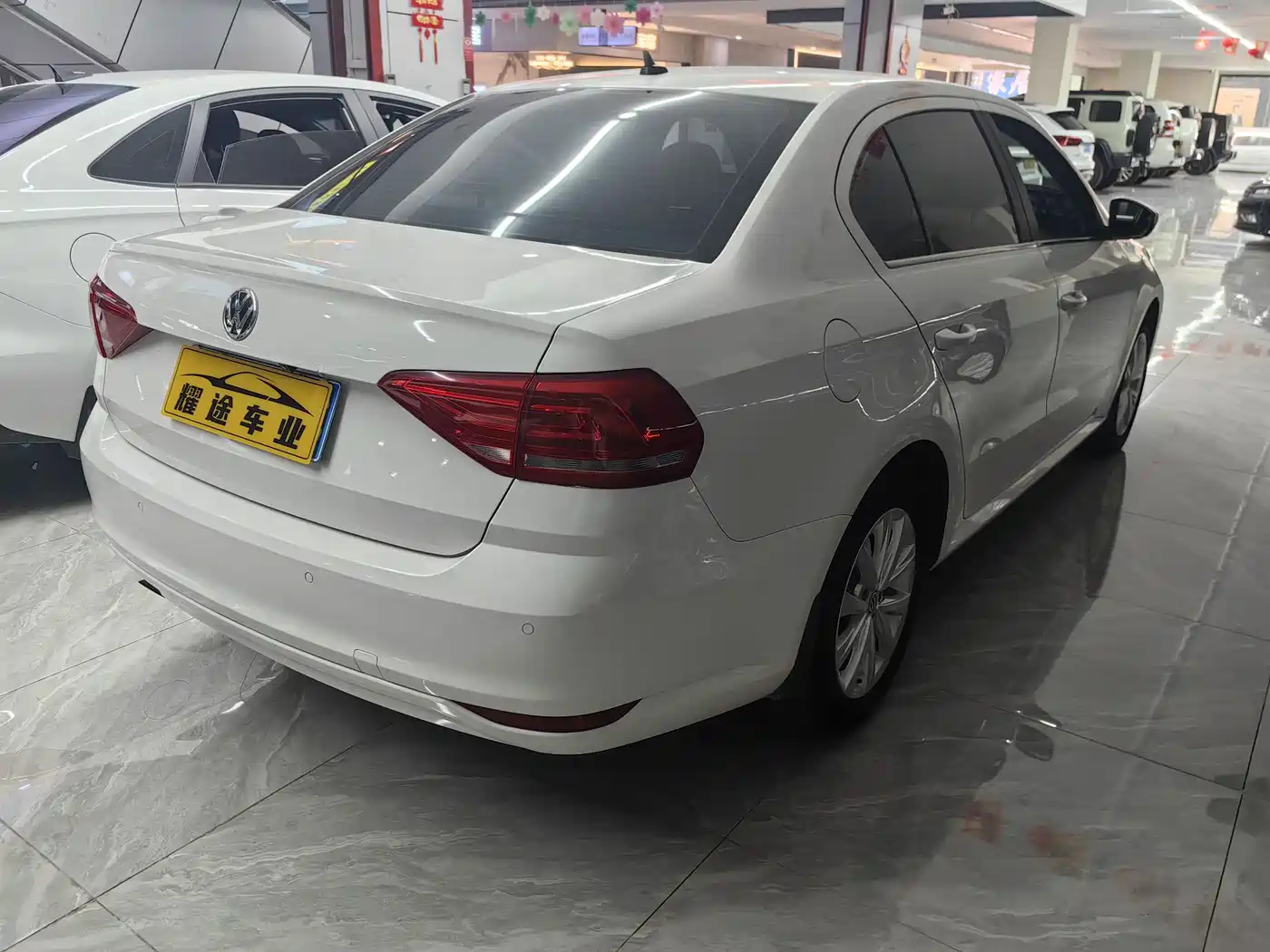 Volkswagen Lavida 2017 1.6L Automatic Comfort Edition фото 4