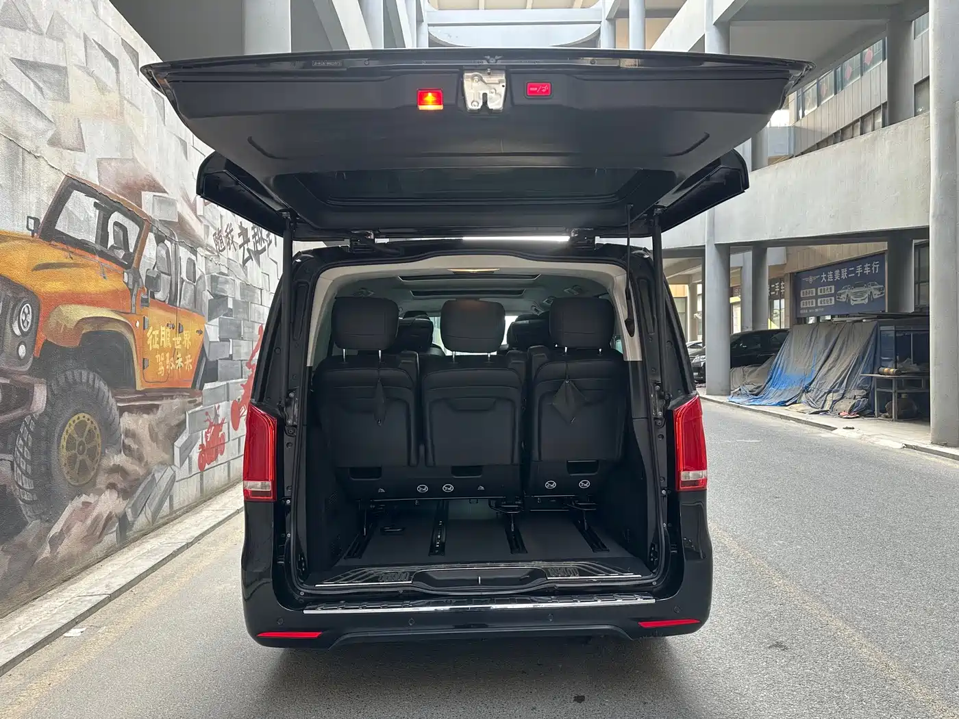 Mercedes-Benz V-Class 2022 V 260 L Long Wheelbase Luxury Edition фото 4