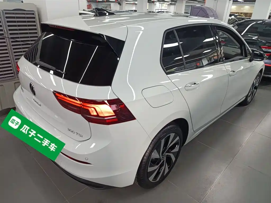 Volkswagen Golf 2025 Facelift 300TSI Pro фото 5