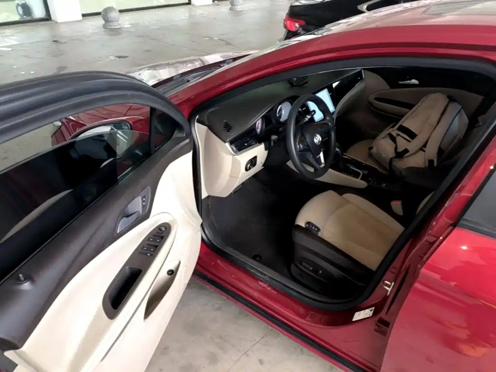 Photo 16 - Buick Verano