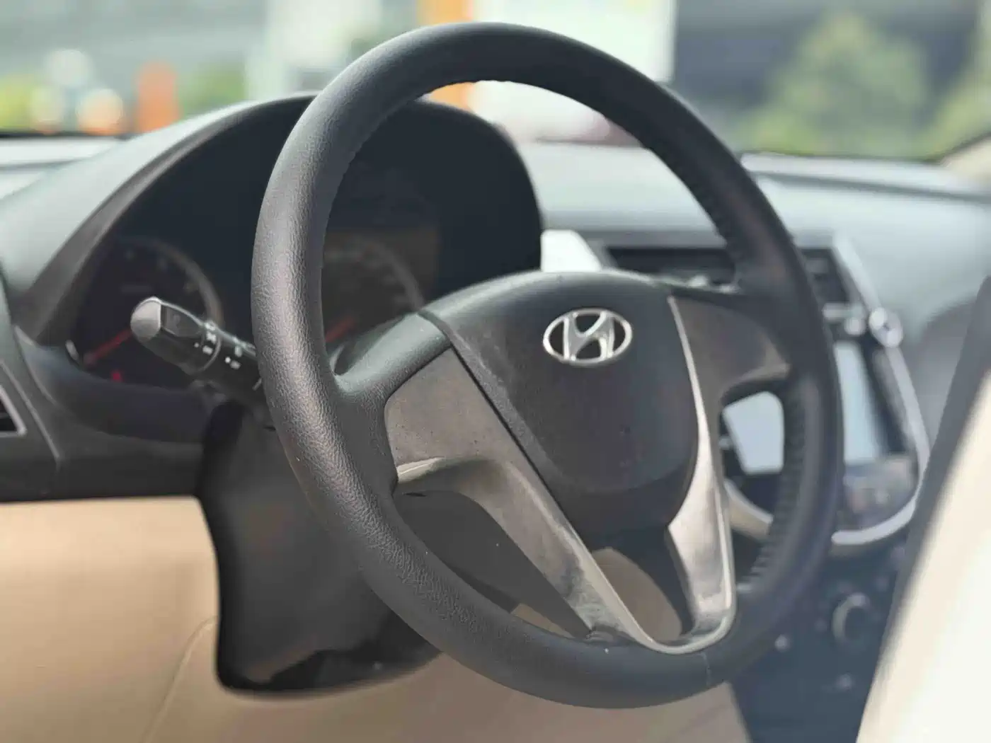Hyundai Verna 2014 1.4L Automatic Leading GLX фото 18
