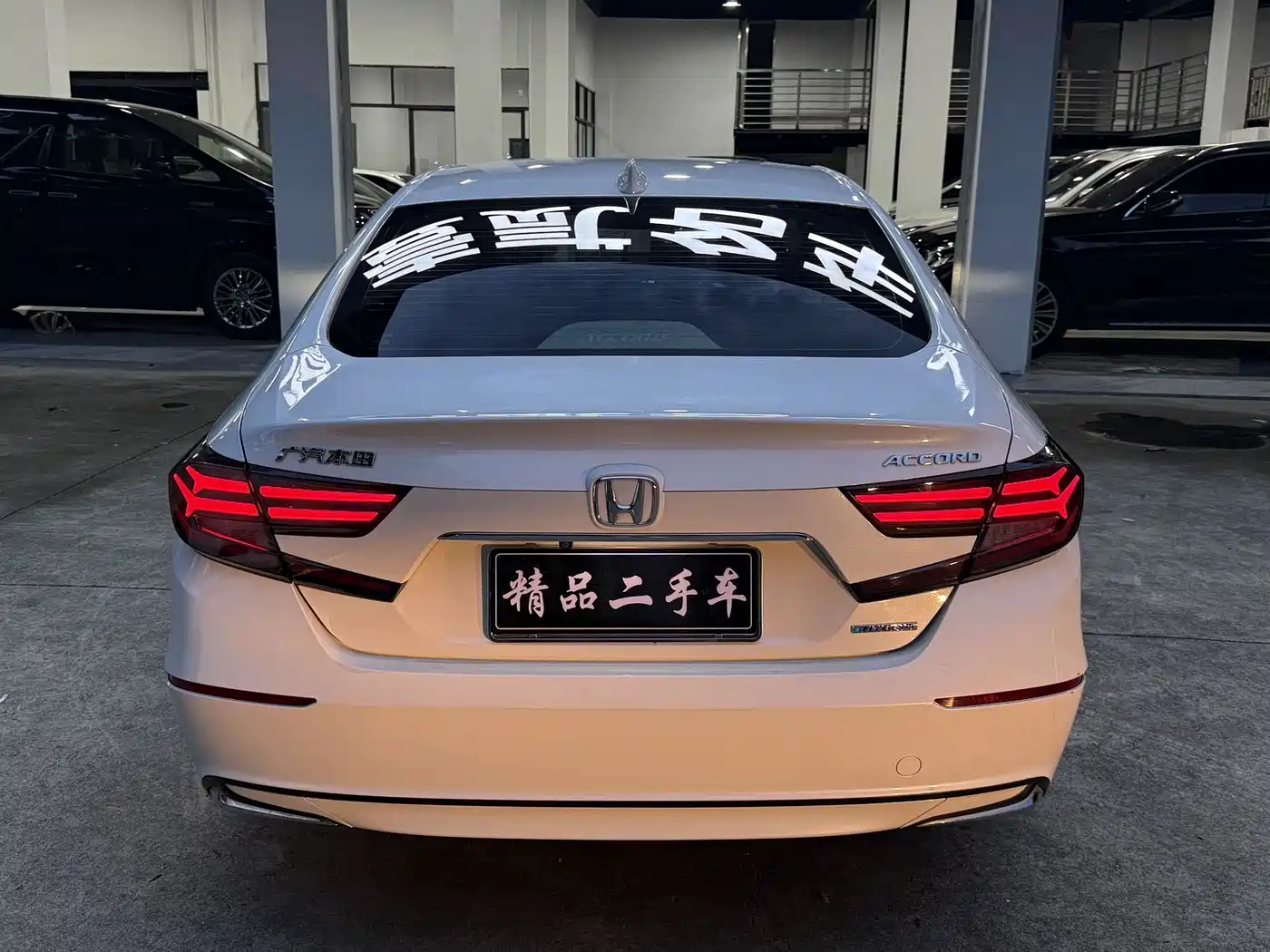 Фото 14 - Honda Accord