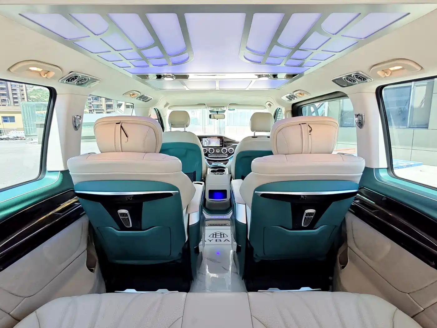 Mercedes-Benz Vito 2023 2.0T Elite 7-Seater фото 13
