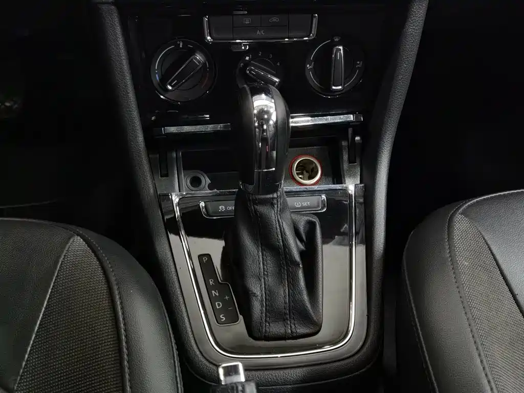 Volkswagen Bora 2015 Quality Edition 1.6L Automatic Comfort фото 13