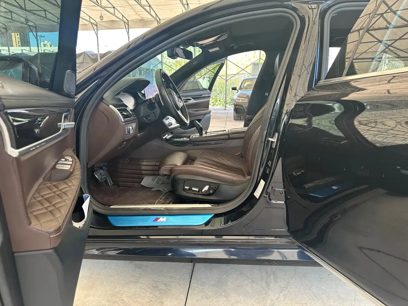 BMW 7 Series 2019 740Li Leading M Sport Package фото 15