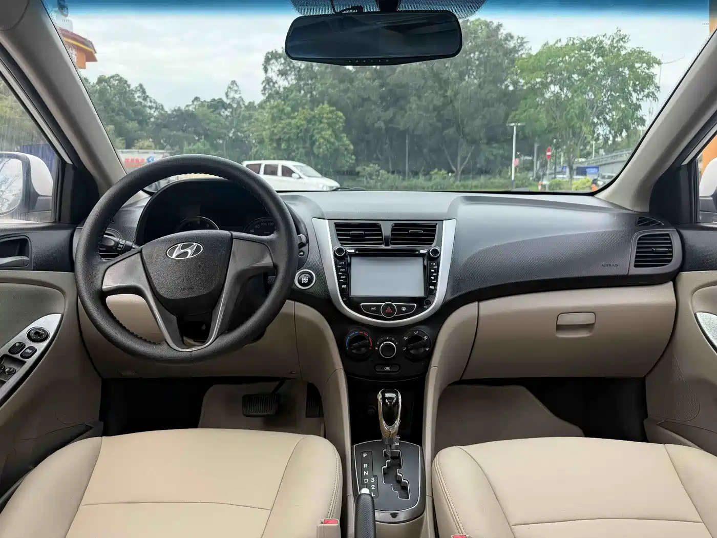 Hyundai Verna 2014 1.4L Automatic Leading GLX фото 19