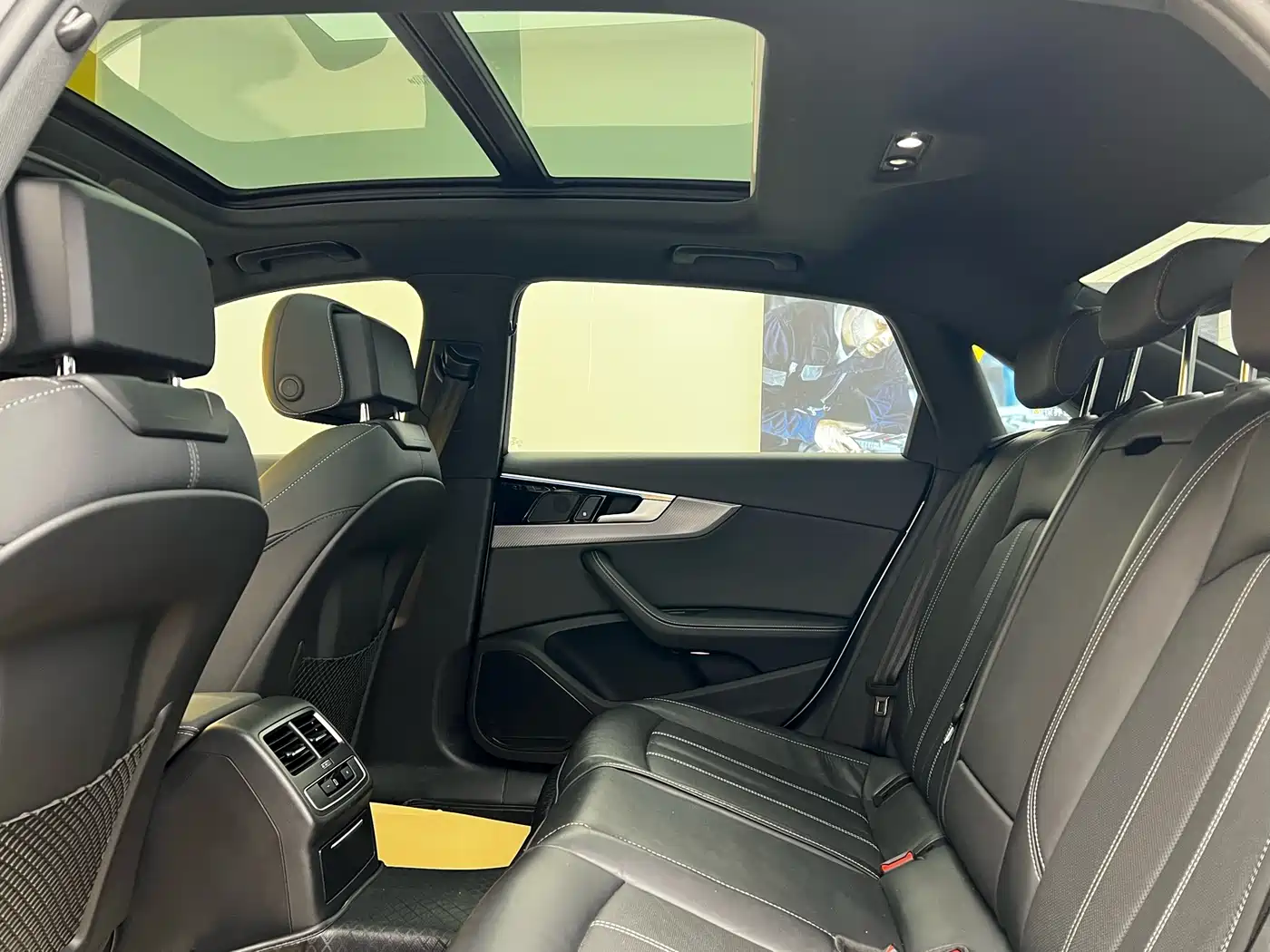 Audi A4L 2023 40 TFSI quattro Luxury Sport фото 9