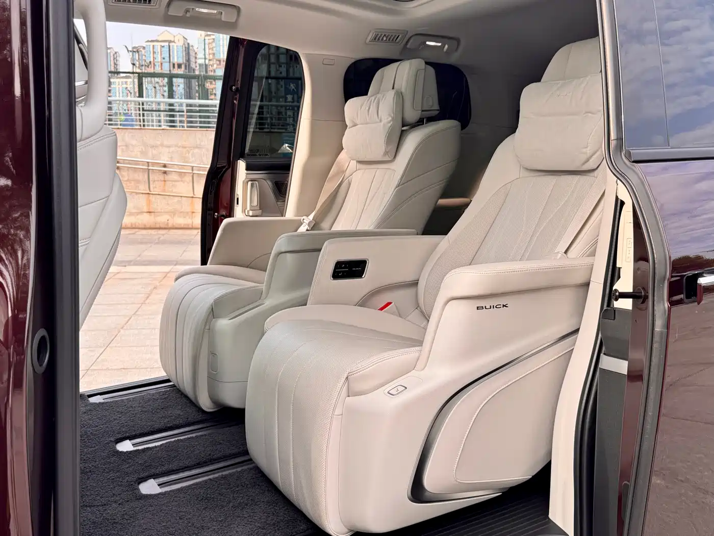 Buick GL8 New Energy 2024 Landglory Premium Edition 7-Seater фото 8