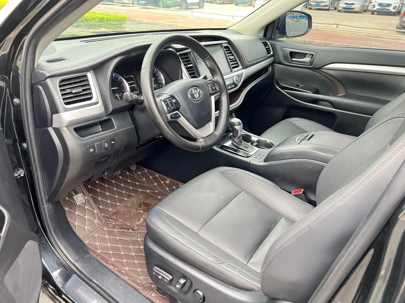 Toyota Highlander 2021 2.0T AWD Luxury 7-Seater фото 8