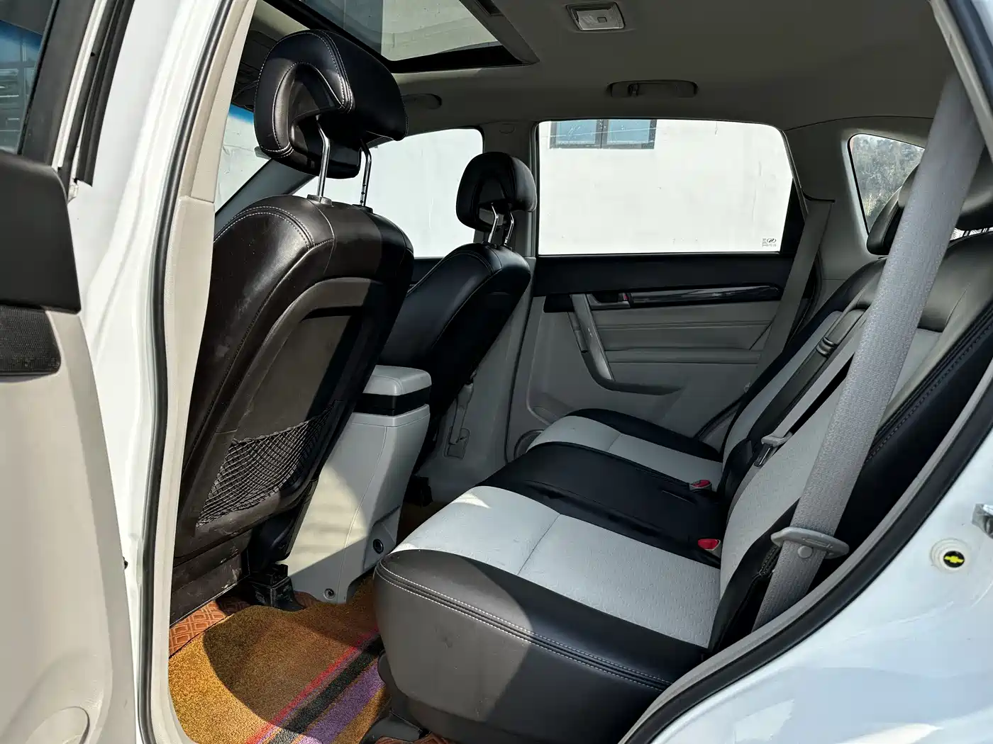Chevrolet Captiva 2015 2.4L 2WD Urban Edition 5-seater фото 11