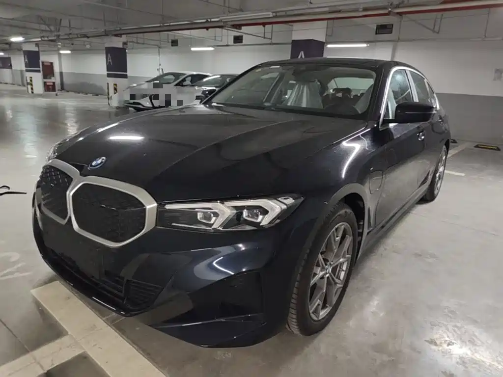 BMW i3 2026 eDrive 35 L