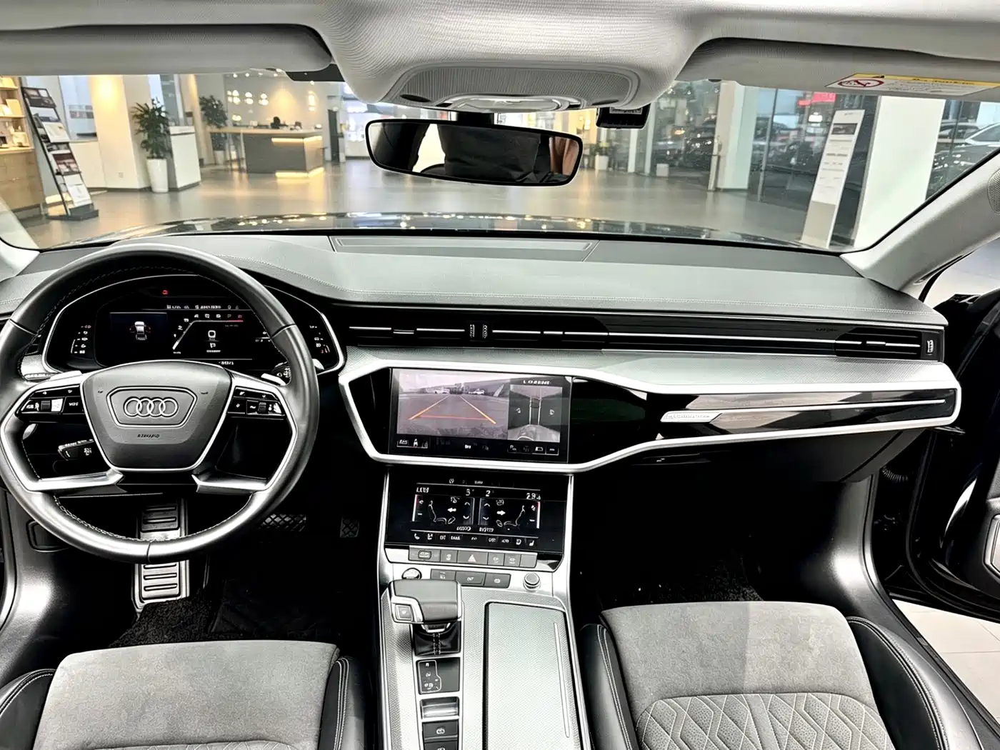 Audi A7L 2024 45TFSI quattro S-line Vision Edition Crystal Package фото 9