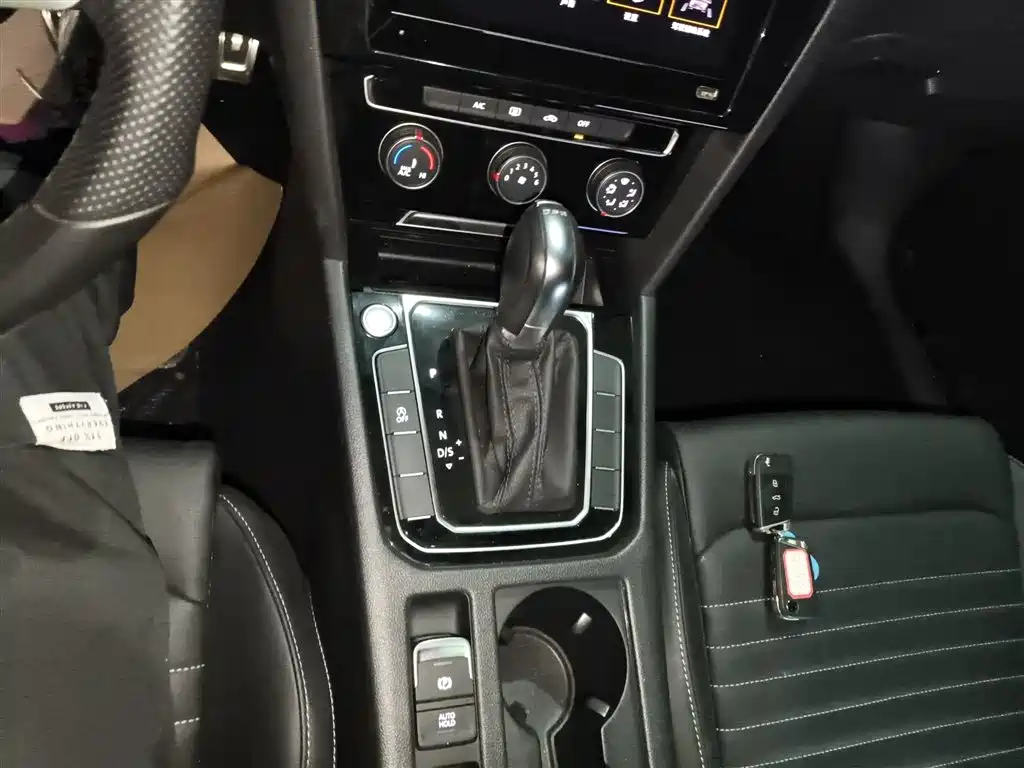 Volkswagen Magotan 2025 Popular Edition 280TSI DSG Comfort фото 14