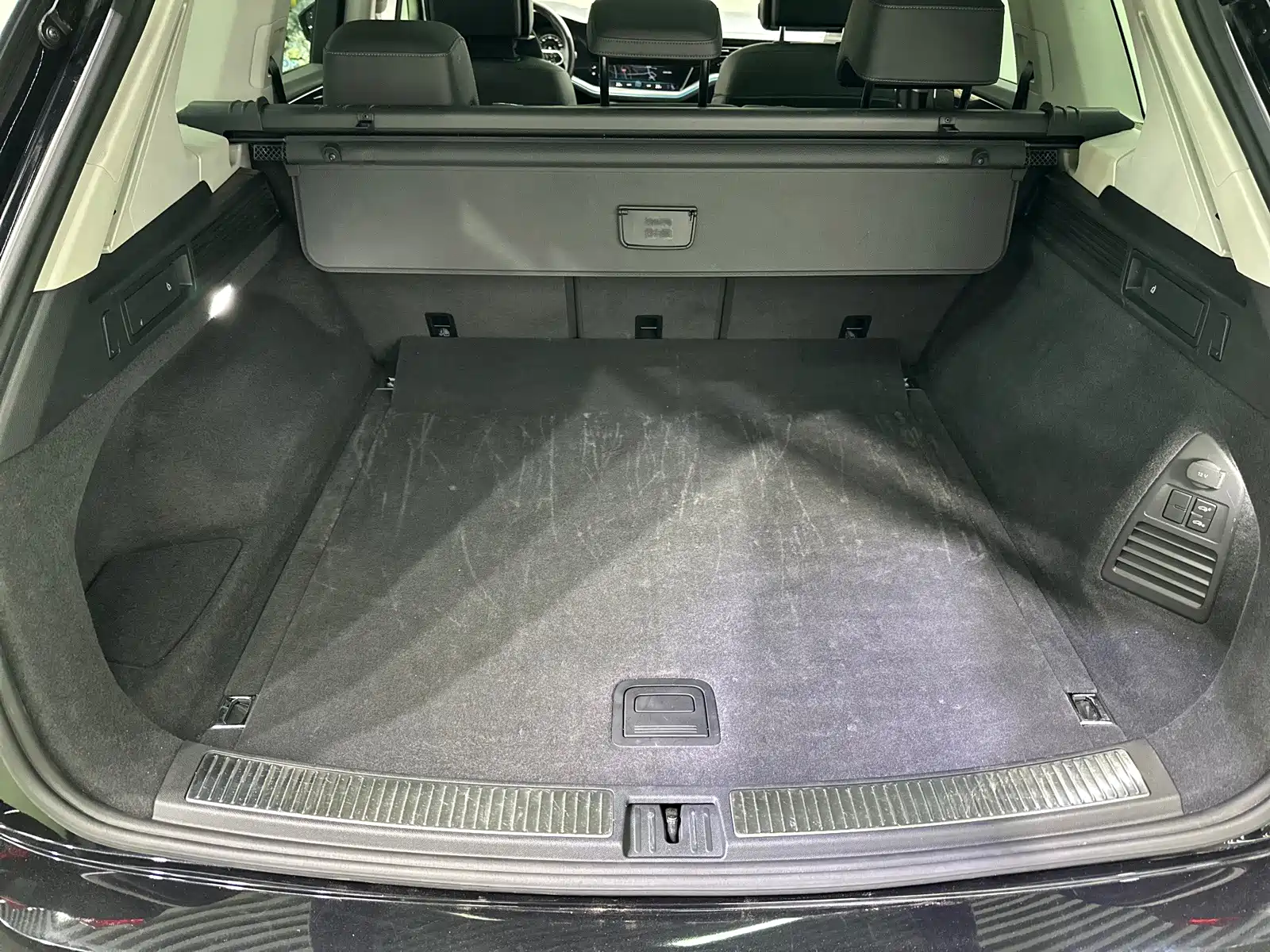 Фото 8 - Volkswagen Touareg