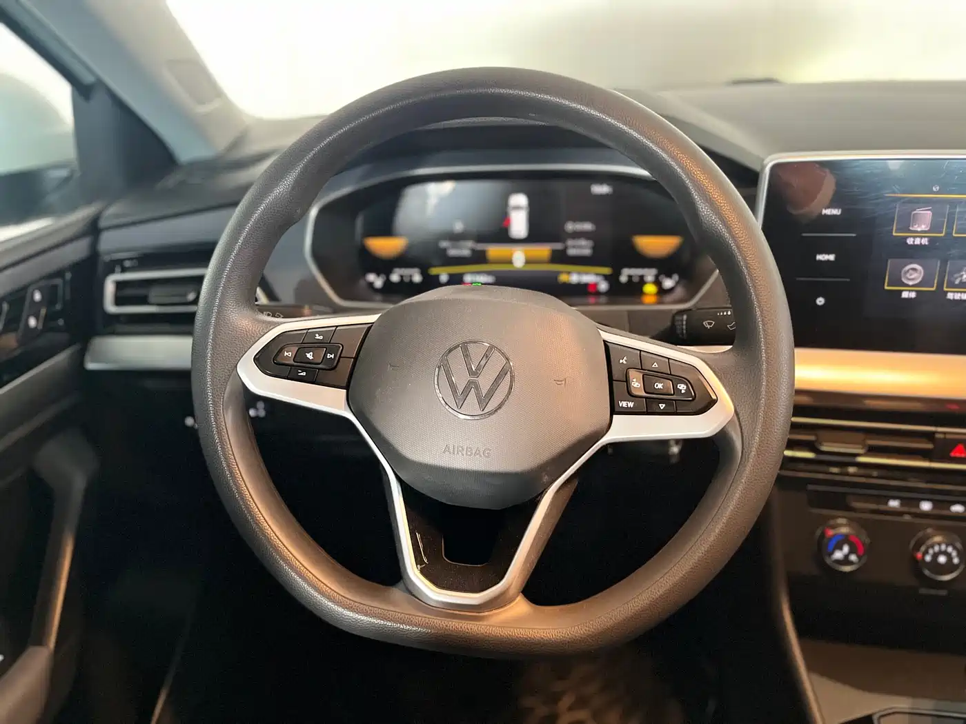 Volkswagen Lavida 2023 1.5L Auto Delight Edition фото 11